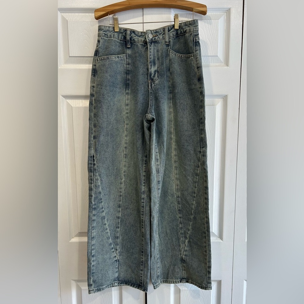 Dazy wide leg high waisted jeans size large distressed medium wash